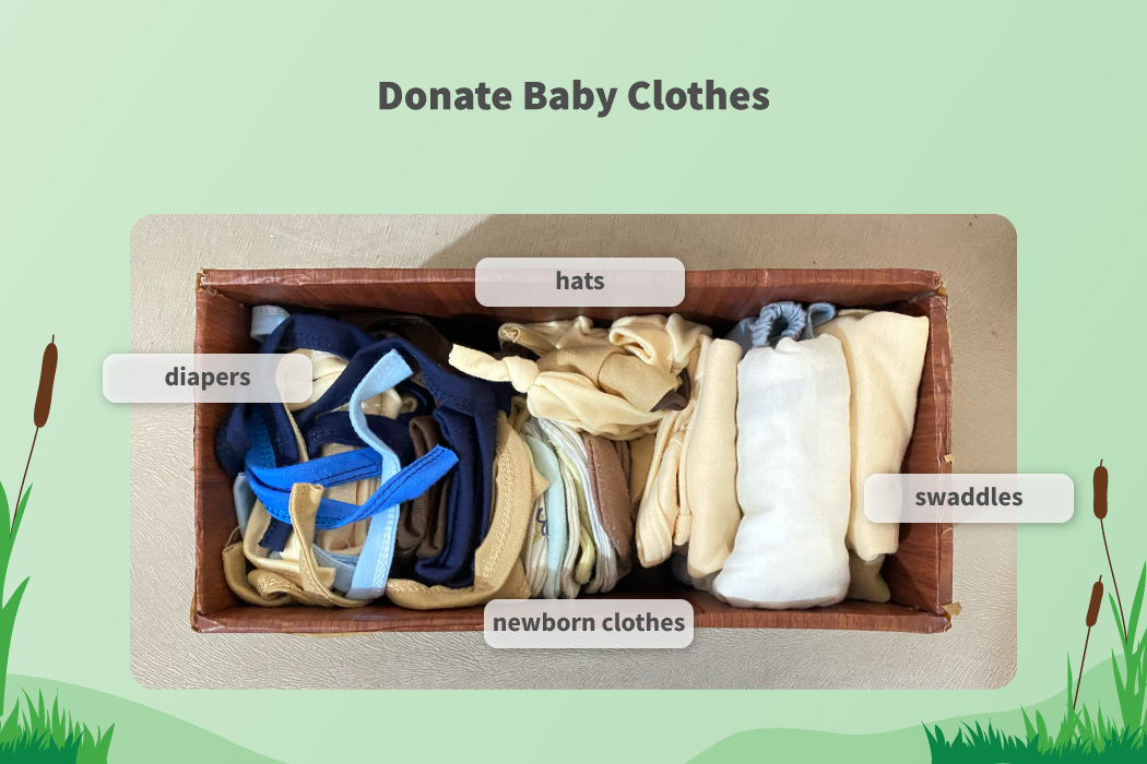 Mendonasikan beberapa pakaian bayi yang sudah tidak terpakai