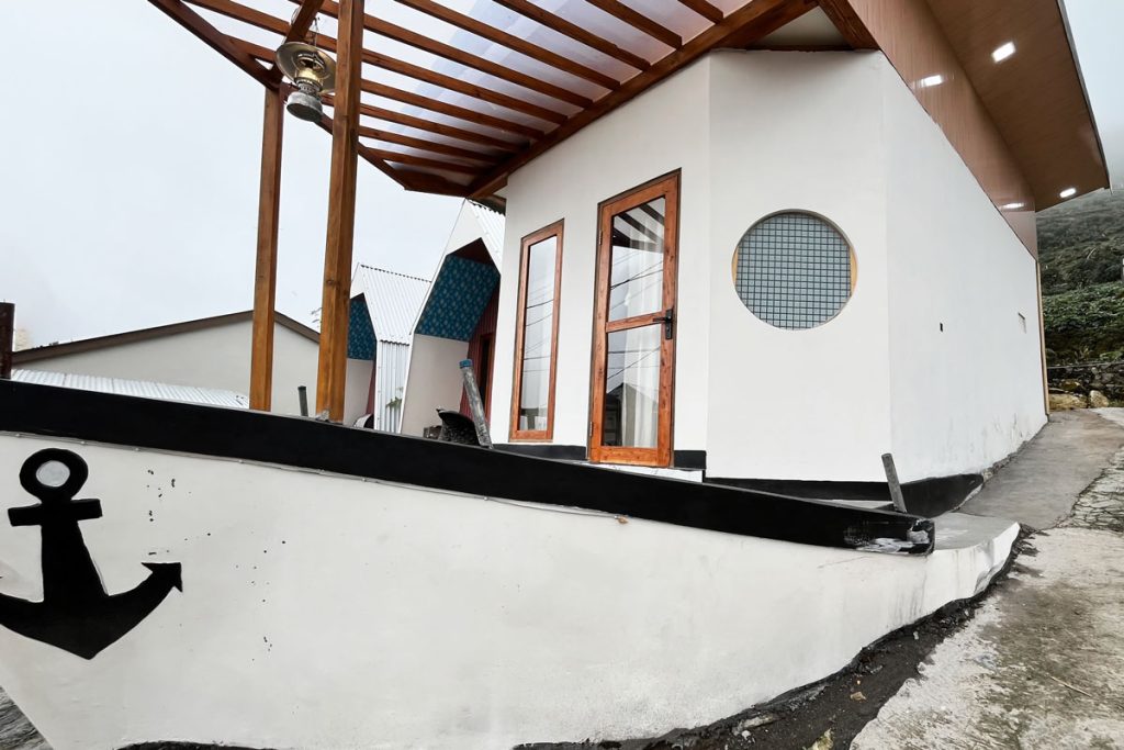 Cebong Indah Cabin Tipe Kapal