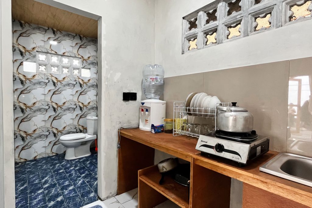 Dapur dan Kamar Mandi Cebong Indah Cabin Tipe Kapal