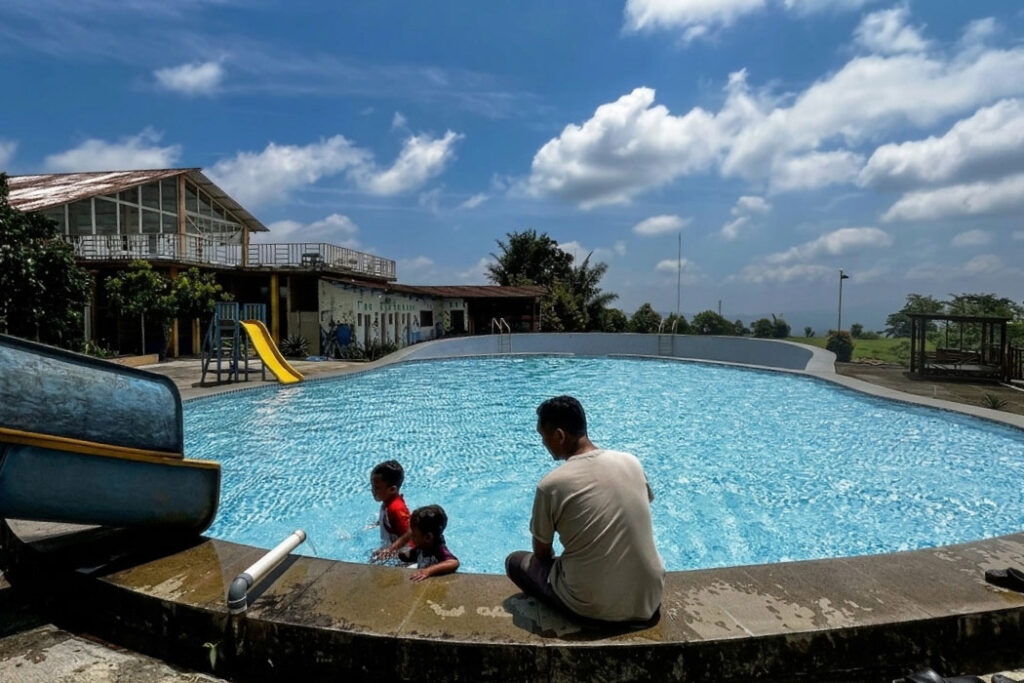 Berenang di Pengilon Edupark