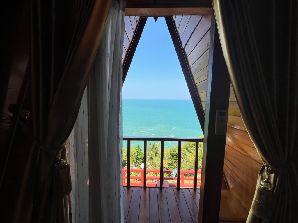 View laut dari dalam kamar lantai 2